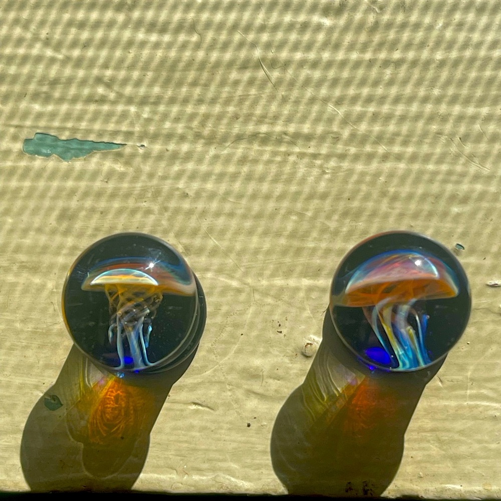 Jellyfish gauges
